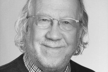 Dr. Gustav Schneider