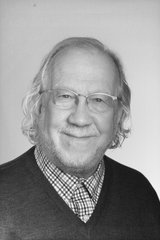 Dr. Gustav Schneider