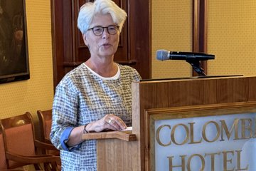 Dr. Barbara Mayer