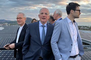 OB Martin Horn und Präsident Hans-Georg Kaiser auf dem Dach des neuen Rathauses.
