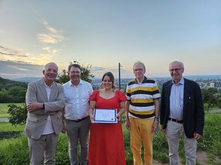 Bild von Tugba Atilgan mit Präsident Jäckle 